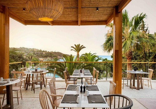 تور کوش آداسی هتل کلاب ماروی