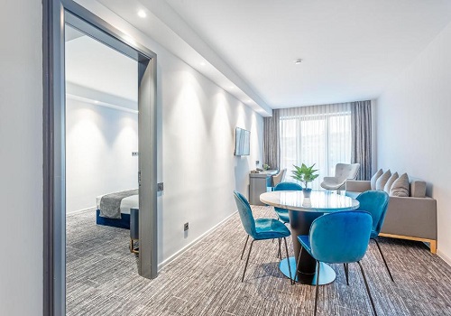 تور گرجستان هتل رامادا